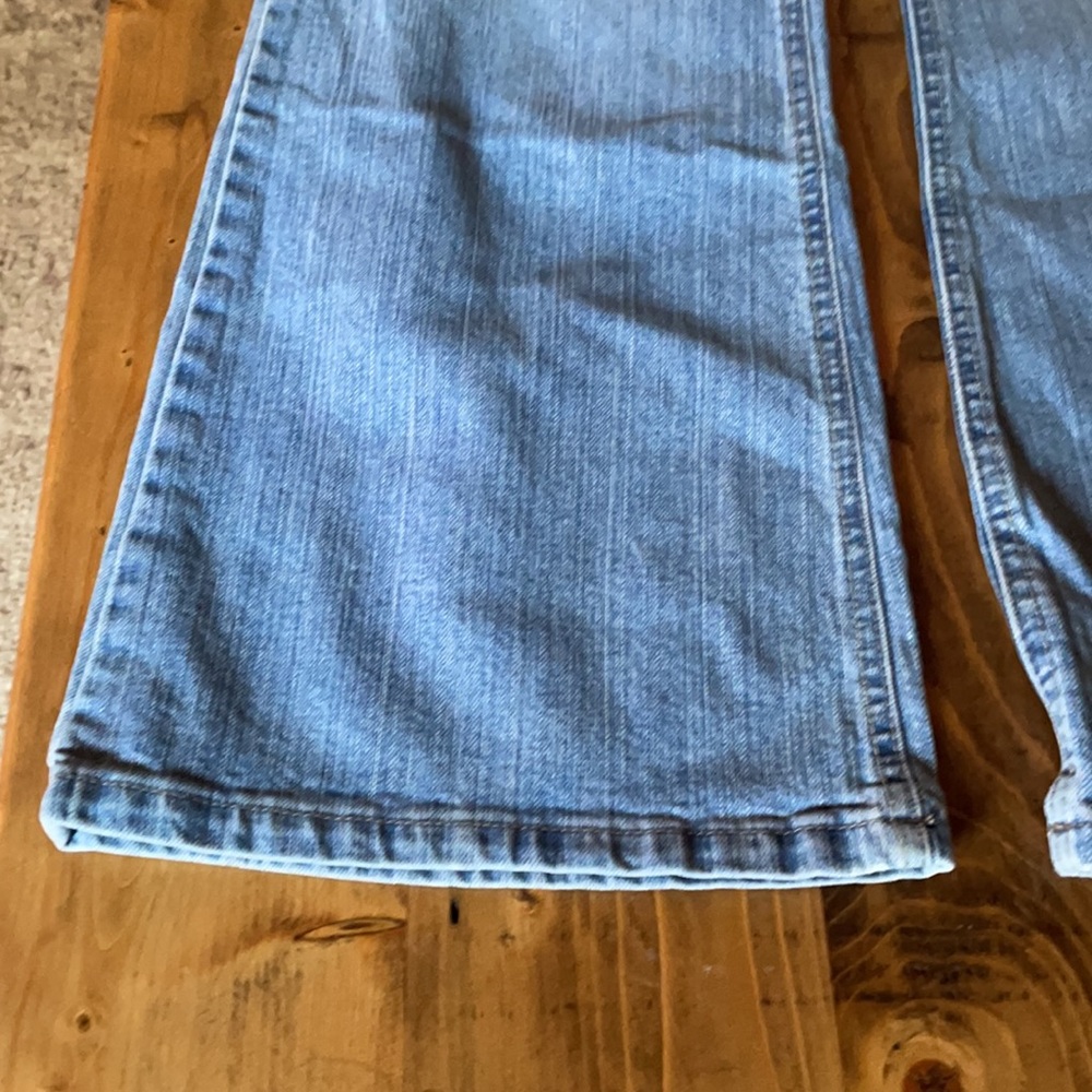 Glo Jean - Picture 2 of 8